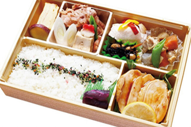 吉備高原鶏の照り焼きと国産牛のすき焼き弁当