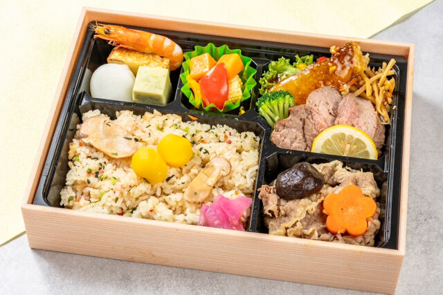 松茸ご飯と牛ステーキ弁当