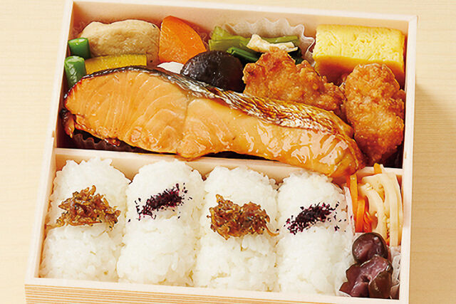 銀鮭祐庵焼きと鶏唐揚げの懐石御膳