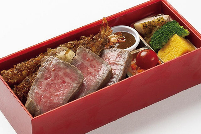 ごちそう重御膳 黒毛和牛厚切りローストビーフ&醤油海老ふらい