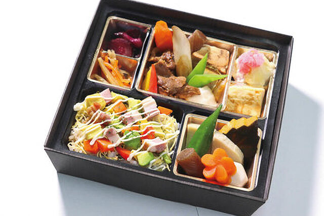 彩ちらしとすき焼きの幕の内弁当