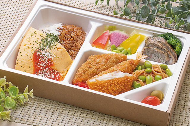 【ECO容器】特製オムライスとソーセージミックスフライ弁当