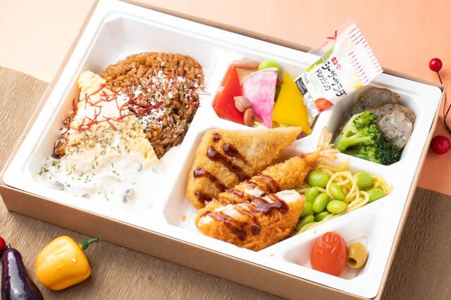 【秋限定】自家製きのこクリームソースの特製オムライス弁当