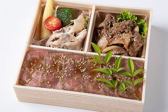 厳選焼肉カルビ&ローストビーフ重御膳