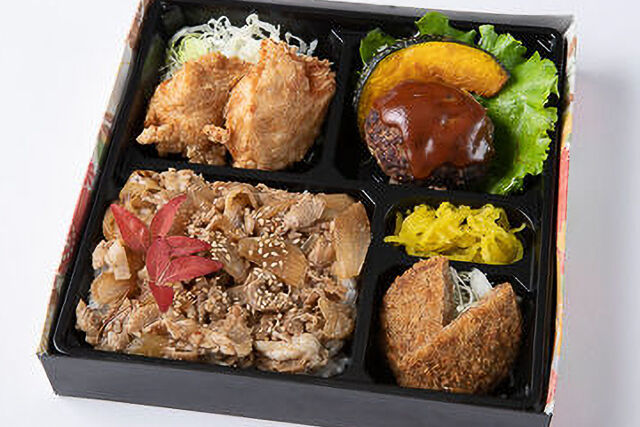 自家製デミグラスハンバーグ・鶏の唐揚げ・メンチカツの焼肉カルビ重