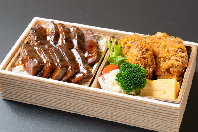 厚切りステーキと和牛メンチカツ弁当