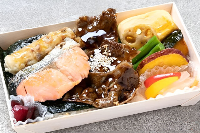 特選のり弁 A5等級黒毛和牛焼肉&鮭