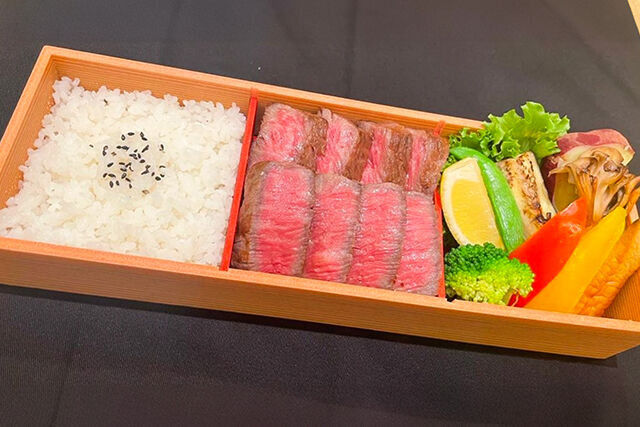 A5ランク仙台牛ステーキ食べ比べ弁当(竹)