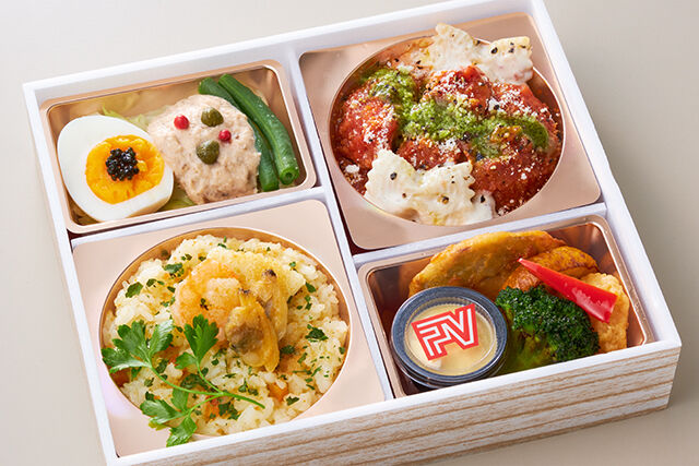 シーフードとボッタルガのリゾピラフ&カツレツのトマトソース煮込み
