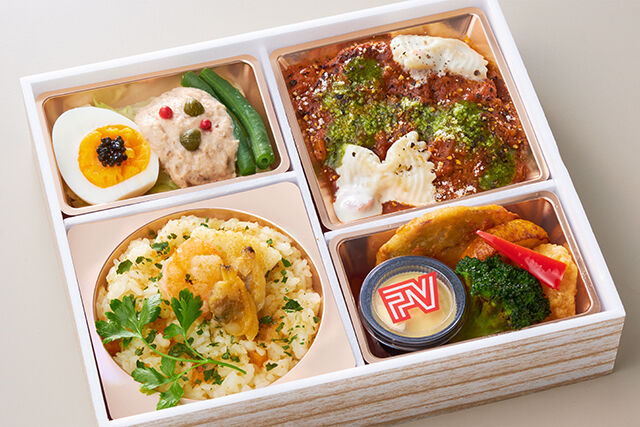 シーフードとボッタルガのリゾピラフ&ハンバーグ ボロネーゼ煮込み