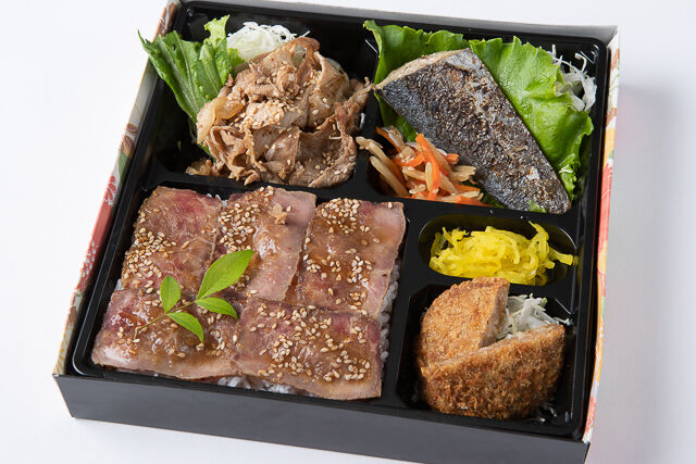 焼肉カルビ・季節の魚の西京焼き・メンチカツのローストビーフ重