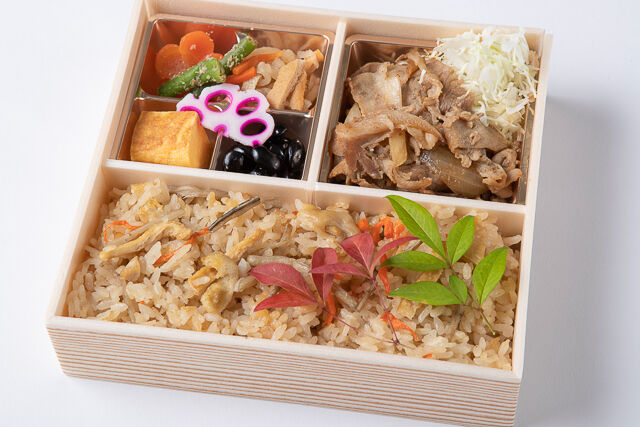 特製ダレの生姜焼きと炊き込み御膳