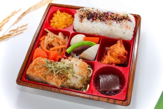 【定番】チキンカツ ~岩海苔の餡をかけて~