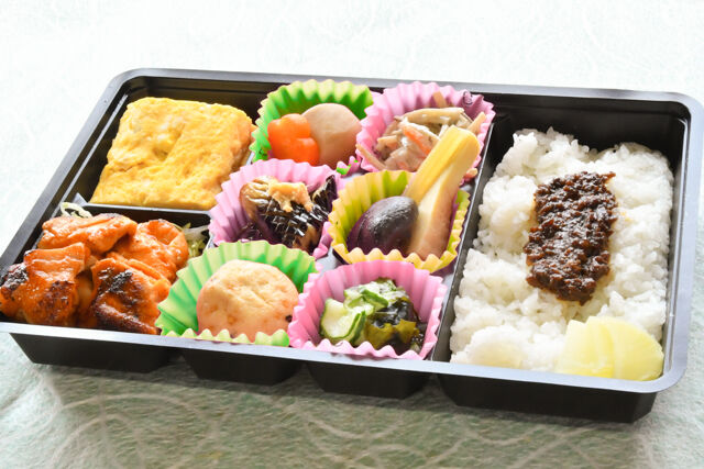 チキンのトマト煮弁当