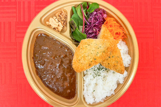5種の野菜と2種のフルーツと3種の穀類の味わいカレー【白身魚フライのトッピング】