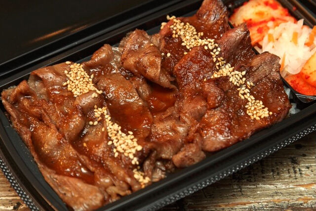 宮崎牛ロース&宮崎牛赤身内もも弁当