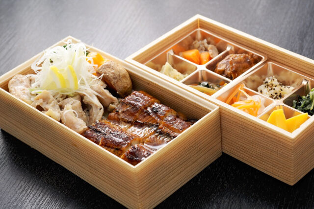 鰻まぶしご飯と鶏塩レモン重