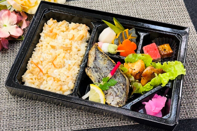 織(おり)~鰆の西京焼きと鶏の照り焼き弁当~
