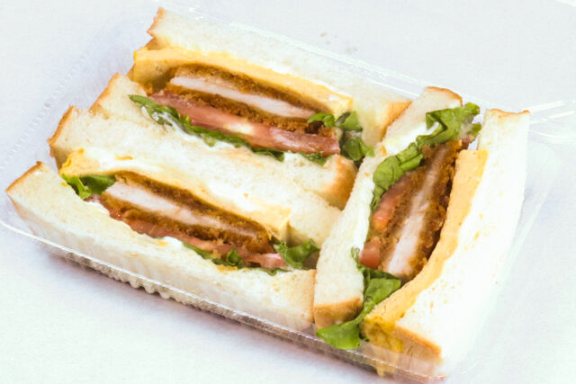 自家製ロースカツサンドイッチ