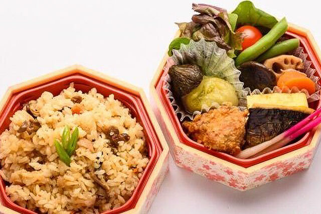 かしわめし彩り二段弁当