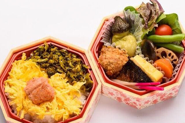 老舗『明太子のふくや』の博多明太彩り二段弁当