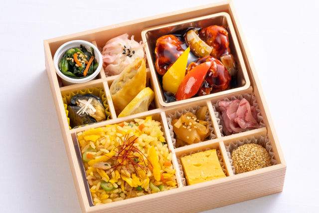 黒酢酢豚と8種の中華御膳