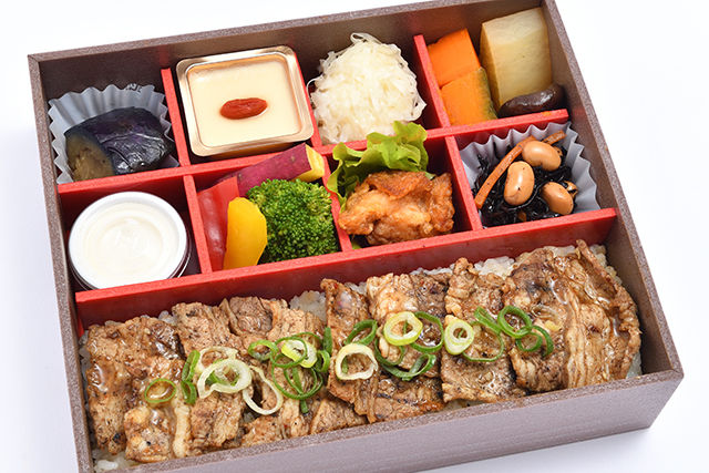 牛焼肉と彩り8枡弁当