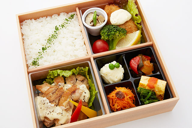 ハニーマスタードソースのチキンローストと自慢のかにクリームコロッケBOX