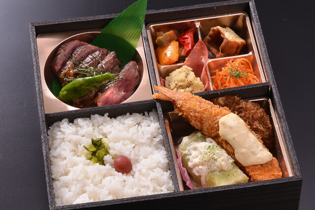 和牛ステーキ&ミックスフライ弁当