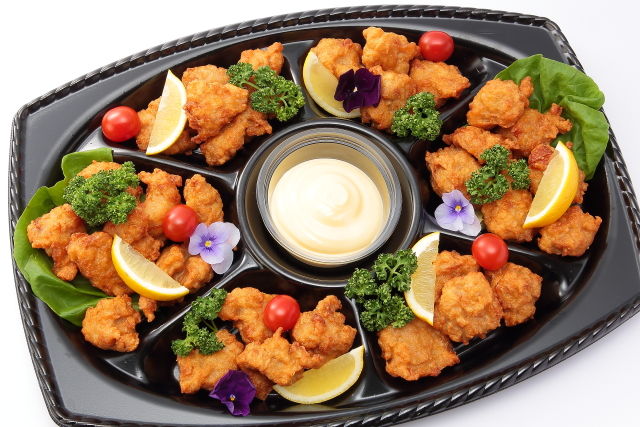 鶏もも肉のジューシー唐揚げ