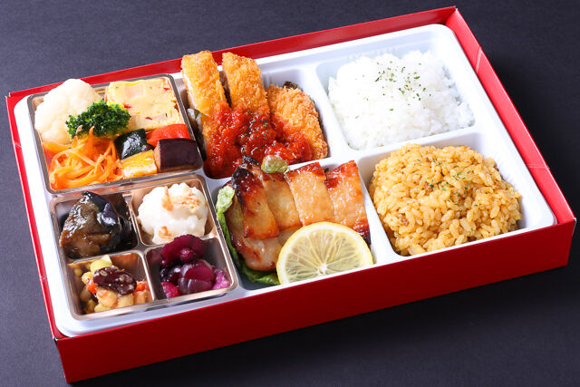 ポークカツレツとチキンステーキ