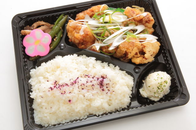 油淋鶏ソースの唐揚げ弁当