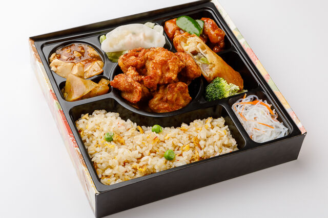 鶏唐揚げと酢豚弁当