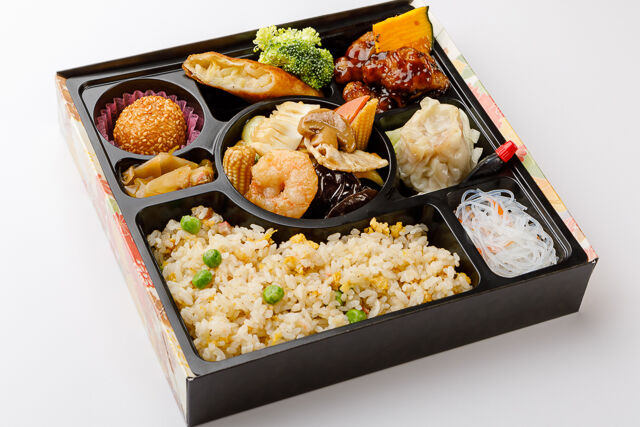 八宝菜と黒酢酢豚弁当