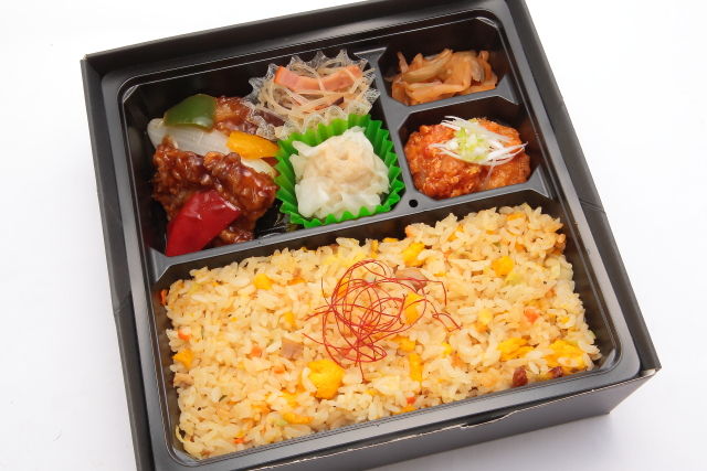 【温まる】黒酢酢豚とエビチリ弁当~特製炒飯~