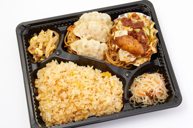 ガツンと中華弁当(3)餃子/回鍋肉