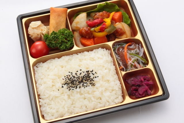 特製酢豚の中華弁当