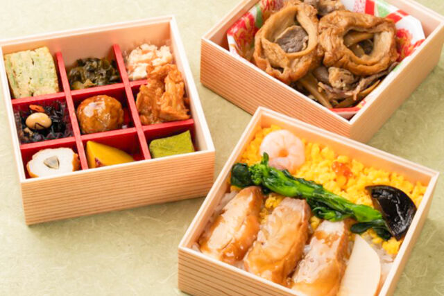 【熨斗対応可】五目ちらし寿司と彩り9升の三段弁当