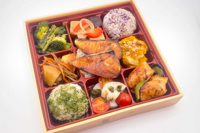 【うみうまフェア】宮城県産ぶりと鶏の照焼きと豪華野菜デリプレート