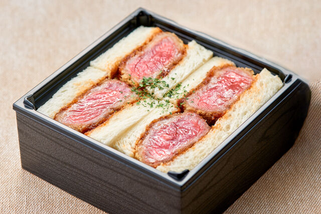 カイノミ牛かつサンド