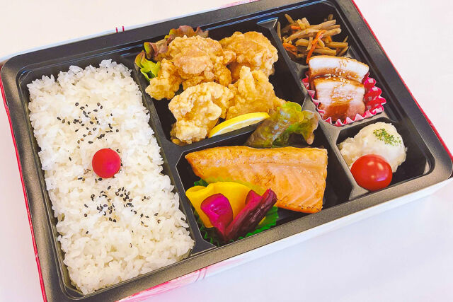 ザンギと銀鮭のハラス焼き弁当