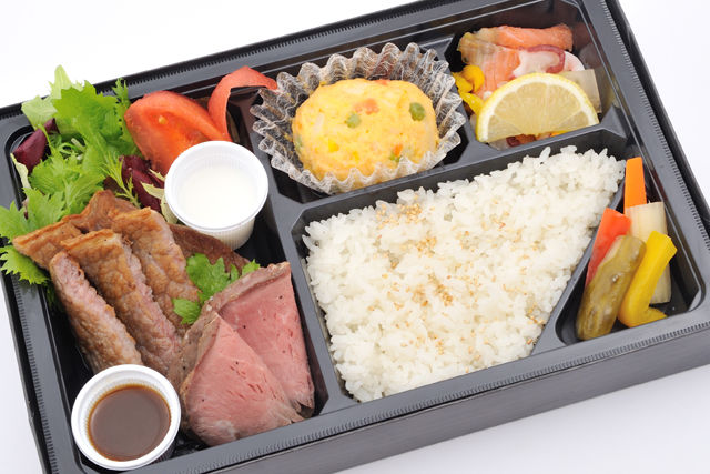 ステーキとローストビーフの五幸弁当