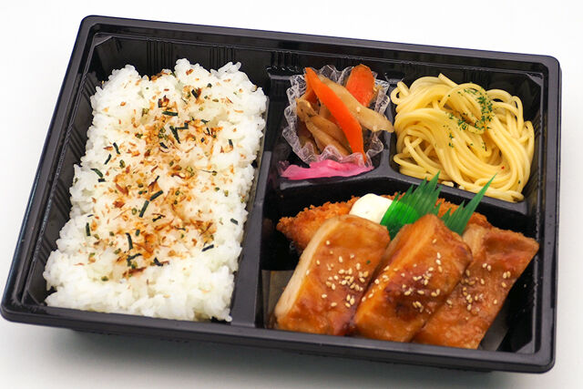 【熨斗対応可】鶏照り焼き&白身フライ弁当