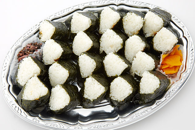おむすび(梅、鮭)