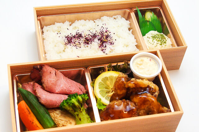 チキン南蛮とローストビーフ