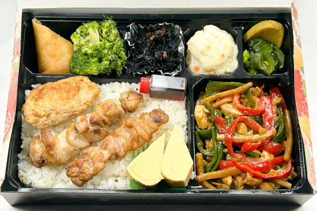 選べる中華おかずと朝引き但馬鶏の焼鳥3種盛弁当