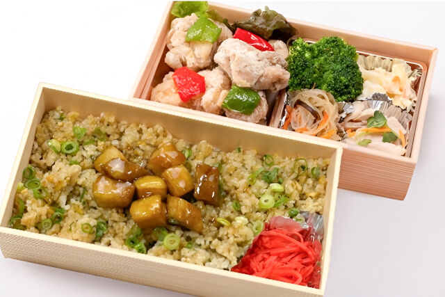 選べる中華おかずと鶏の角煮炒飯弁当
