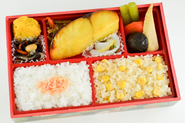 西京焼と二色ごはん弁当(とうもろこしごはん)