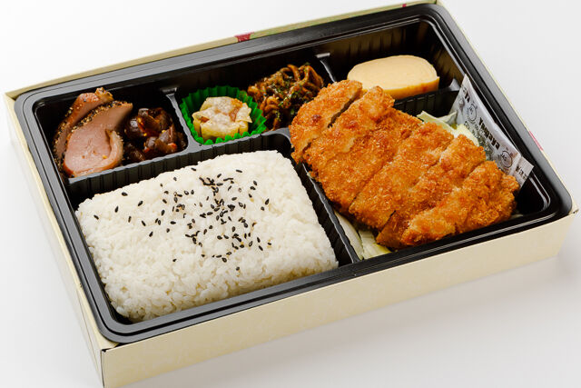 厚切りとんかつ贅沢弁当