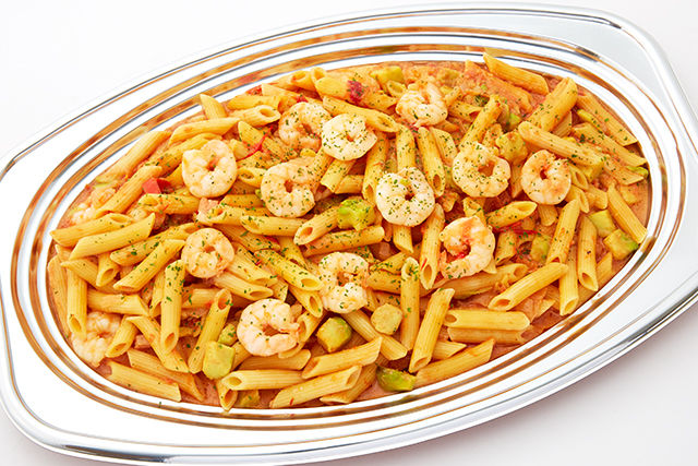 海老とアボカドのトマトクリームペンネ